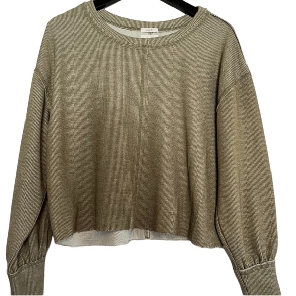 By The River Oversized Cropped Raw Hem Top - Picture 3 of 6